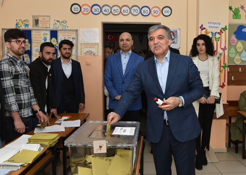 11. Cumhurbaşkanı Abdullah Gül: “Vatandaşlık görevimizi yerine getirdik. Memleketimiz için hayırlı olsun.”